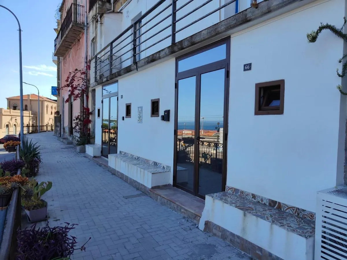 Casa Vacanze Controvento 陶尔米纳 0*,  意大利