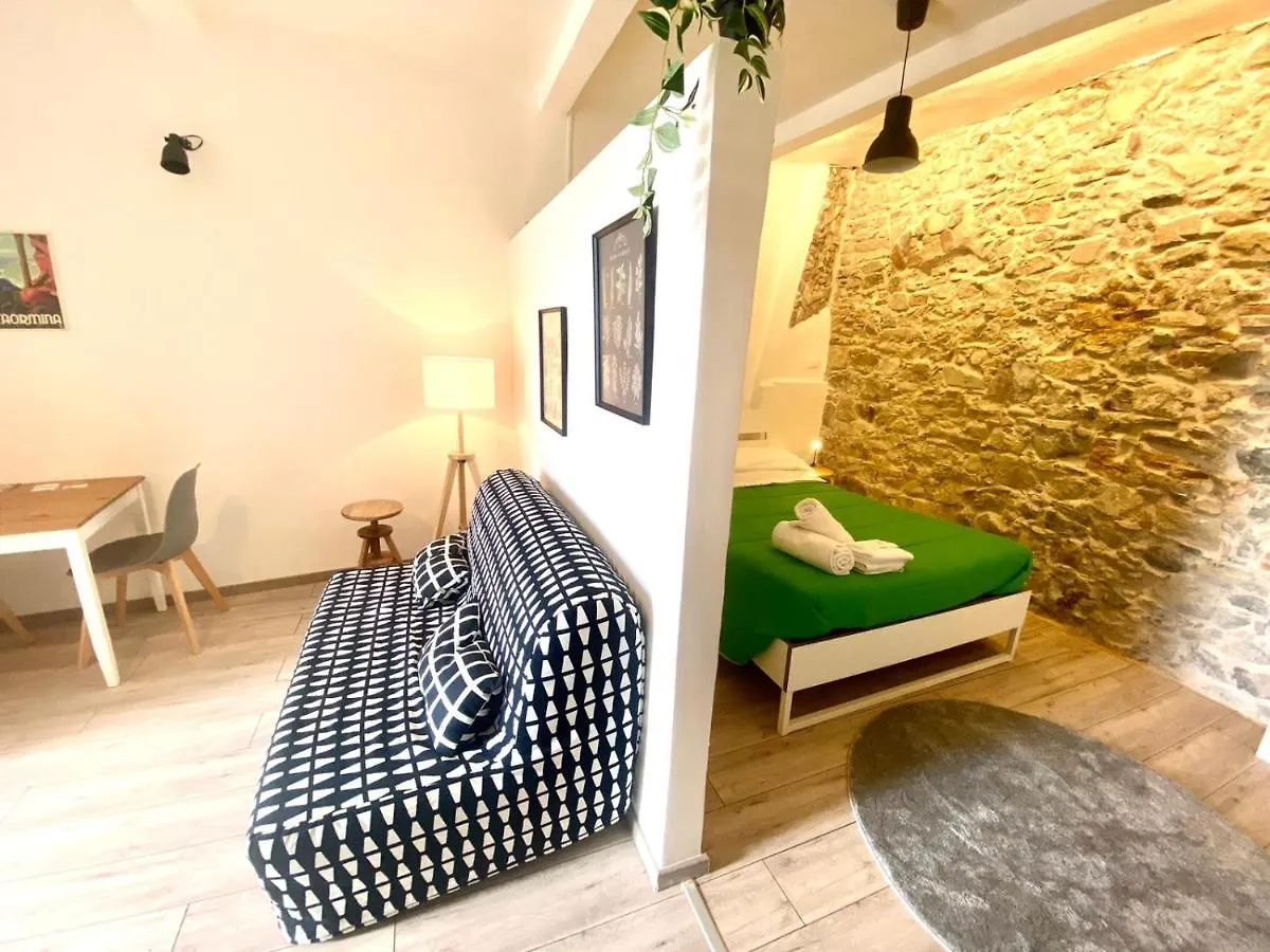 Casa Vacanze Controvento 陶尔米纳 公寓